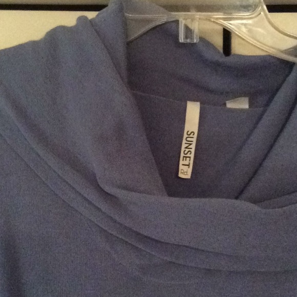 Knit Tunic -NEVER WORN - Picture 2 of 4